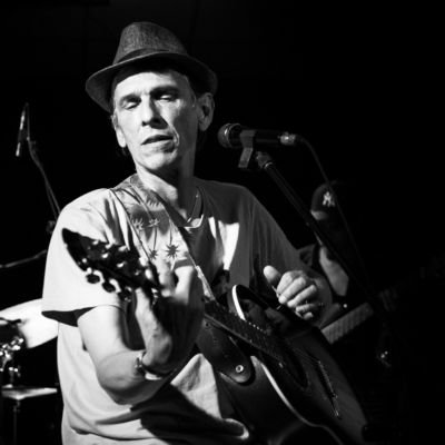 1ère partie : Matt & The Messengers